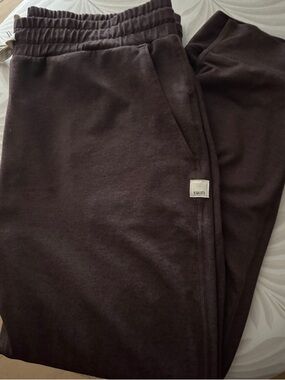 Vuori Dark Brown Women’s Jogger Sweatpants